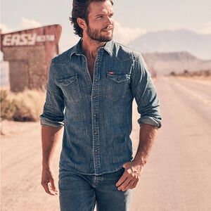 Wrangler | CLASSIC DENIM WESTERN SNAP SHIRT, Size S